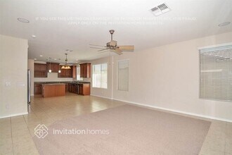5405 W Siesta Way in Phoenix, AZ - Foto de edificio - Building Photo