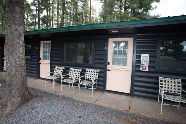 858 E White Mountain Blvd in Pinetop, AZ - Building Photo - Building Photo