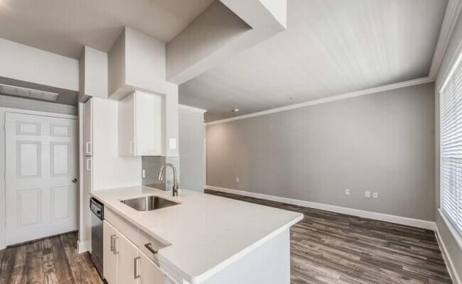 19100 Glenwest Dr in Friendswood, TX - Building Photo - Building Photo