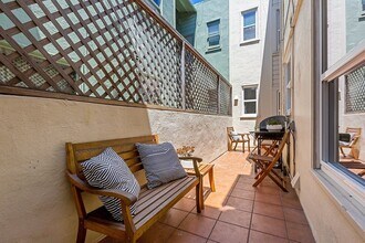 228 Mallorca Way in San Francisco, CA - Building Photo - Building Photo