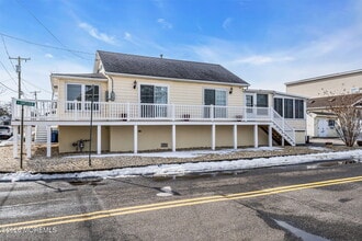 200 Asbury Ave in Ocean Gate, NJ - Building Photo - Building Photo