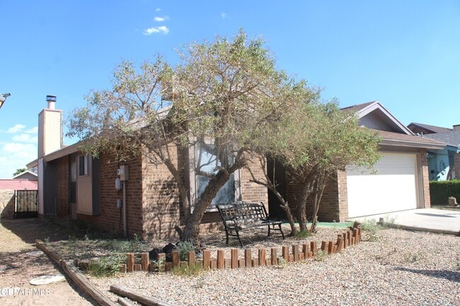 property at 1472 Sierra De Oro Dr