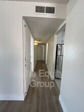 3521 W Campus Ave. in Visalia, CA - Foto de edificio - Building Photo