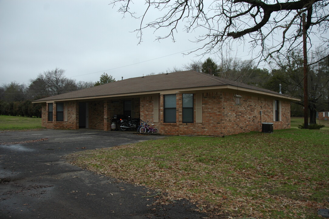 11158 County Road 137 in Flint, TX - Building Photo