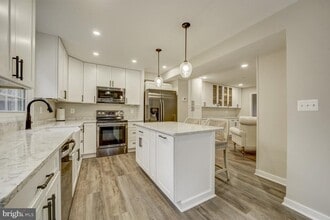 4083 Norbeck Square Dr in Rockville, MD - Building Photo - Building Photo