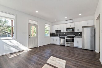 1060 Grant Way SE in Atlanta, GA - Building Photo - Building Photo