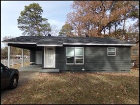 7524 Knollwood Rd in Little Rock, AR - Building Photo