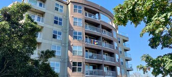 530 Melrose Ave E, Unit 403 in Seattle, WA - Building Photo