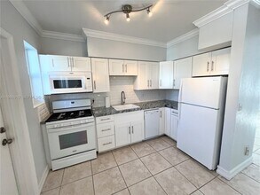 350 75th St in Miami Beach, FL - Building Photo - Building Photo