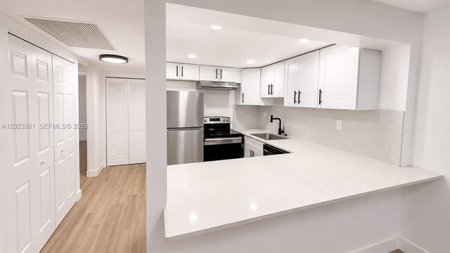 property at 5845 Washington St