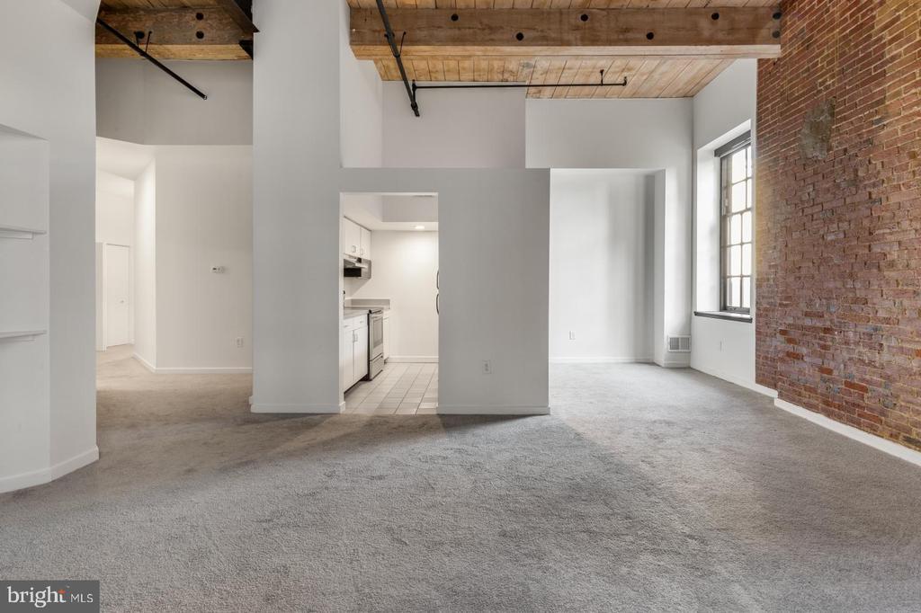 303 Vine St in Philadelphia, PA - Building Photo