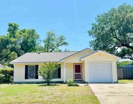 4227 Elmcrest Dr in Pensacola, FL - Building Photo