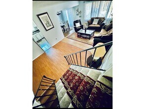 504 Crestview Dr S in Maplewood, MN - Building Photo - Building Photo