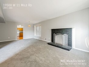 19500 W Eleven Mile Rd in Lathrup Village, MI - Building Photo - Building Photo