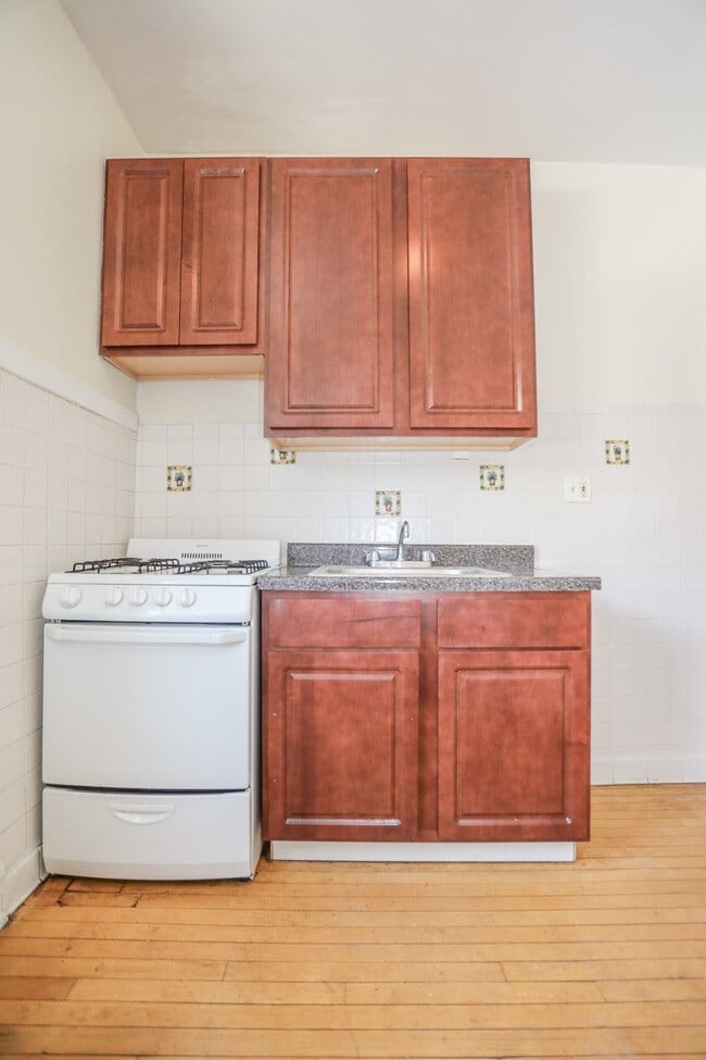 7714 N Sheridan Rd, Unit #2N