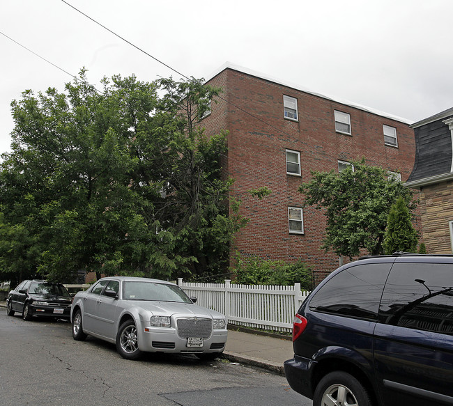 12 Bailey St in Boston, MA - Foto de edificio - Building Photo