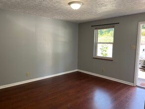 480 E Red Bud Rd in Knoxville, TN - Building Photo - Building Photo
