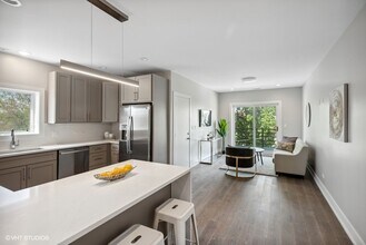 4824 S Champlain Ave in Chicago, IL - Building Photo - Building Photo