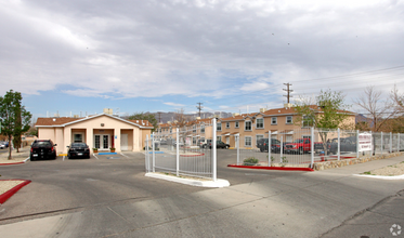 Western Sunshine Apartments in El Paso, TX - Building Photo - Building Photo