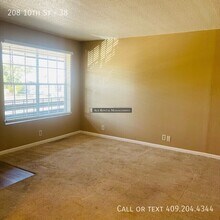 208 S 10th St in Orange, TX - Building Photo - Building Photo