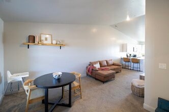 128 N Lone Rock Dr, Unit A-303 in Hurricane, UT - Foto de edificio - Building Photo