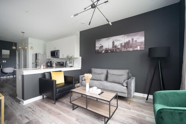 525 Parkway Dr NE in Atlanta, GA - Building Photo - Building Photo