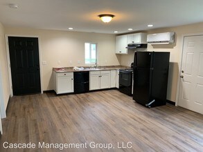 127 Whitman St S in Monmouth, OR - Building Photo - Building Photo