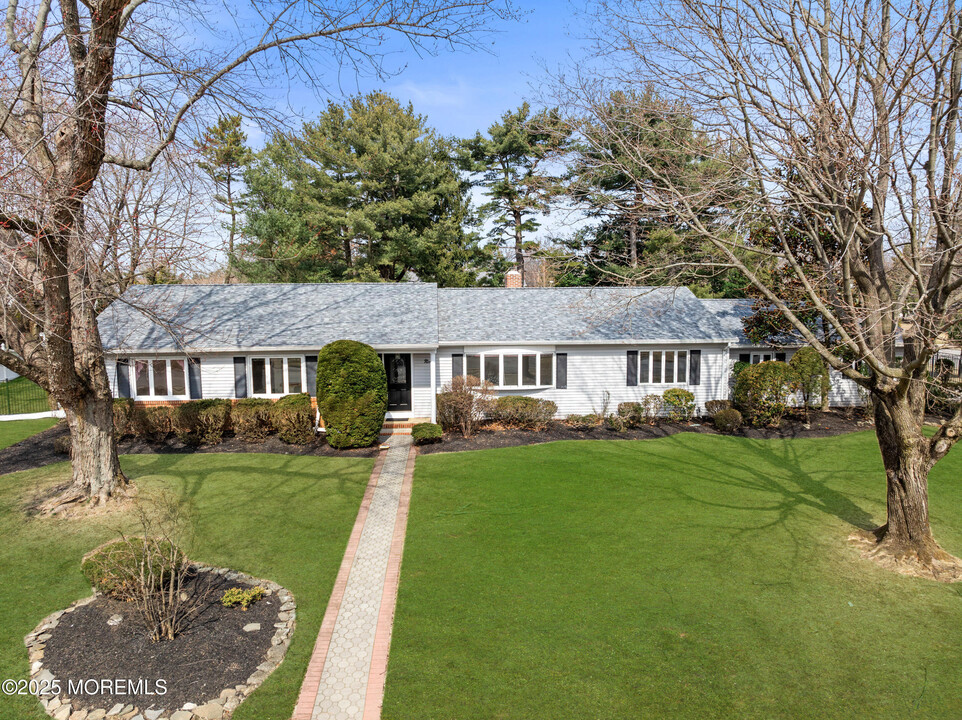 9 Abis Pl in West Long Branch, NJ - Building Photo