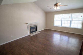 1329 Valley Creek Ln in Columbia, MO - Building Photo - Building Photo