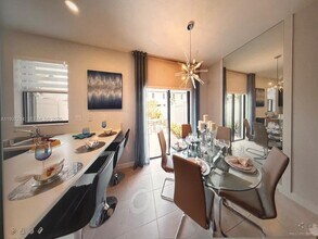 11817 SW 246th Ter in Homestead, FL - Foto de edificio - Building Photo