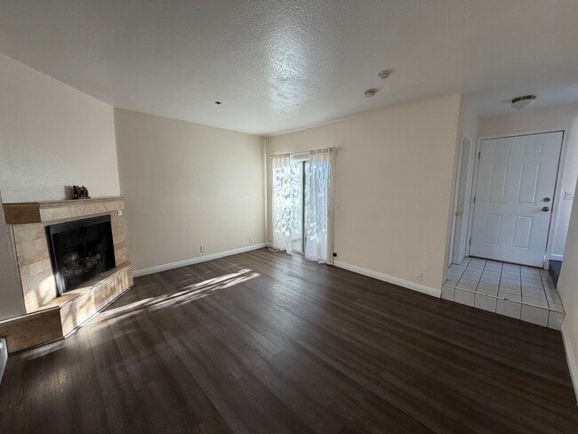 13522 Glenoaks Blvd, Unit 6 in Sylmar, CA - Building Photo - Building Photo