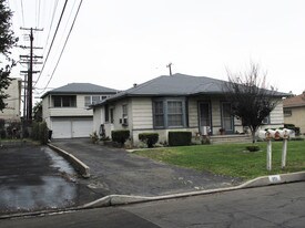 1150 Okoboji Dr in Arcadia, CA - Building Photo