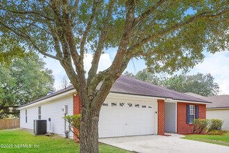7725 Westport Bay Dr in Jacksonville, FL - Building Photo - Building Photo