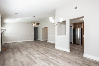 9453 Forest Knoll Dr in Jonesboro, GA - Building Photo - Building Photo