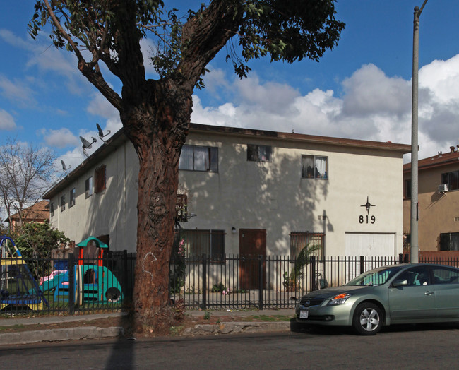 819 E 27th St in Los Angeles, CA - Building Photo - Building Photo