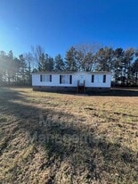116 Hawtree Creek Way in Warrenton, NC - Building Photo