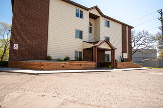 Cloudhaven Apartments in St. Cloud, MN - Building Photo - Building Photo