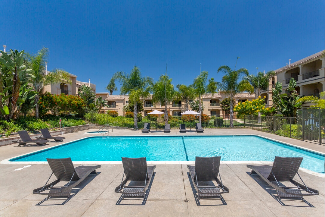 Loma Village Apartments in San Diego, CA - Building Photo
