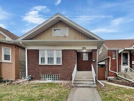 2728 Wesley Ave in Berwyn, IL - Building Photo