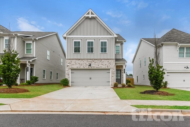 property at 181 E Rdg Wy