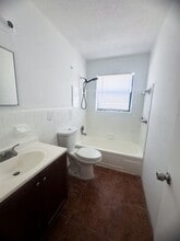 2647 NW 20th St in Fort Lauderdale, FL - Building Photo - Building Photo