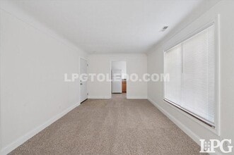 3430 Douglas Rd in Toledo, OH - Building Photo - Building Photo
