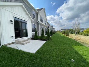 4216 Chelsea Mnr Cir in Aurora, IL - Building Photo - Building Photo
