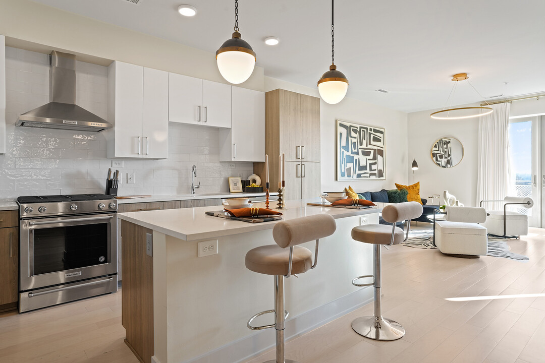 775 Juniper St NE in Atlanta, GA - Building Photo