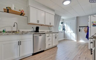 46 Pleasant St, Unit #2 in Lewiston, ME - Building Photo
