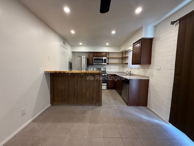 6565 N 19th Ave in Phoenix, AZ - Building Photo - Building Photo