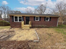 120 Sunset Ln in Bessemer City, NC - Building Photo