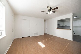 1717 Cedar Shoals Dr in Athens, GA - Building Photo - Building Photo