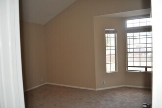 1912 Joliet Cir in Las Vegas, NV - Building Photo - Building Photo