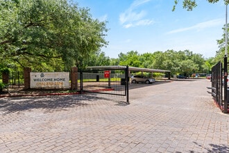 Pine Lake Village in Houston, TX - Building Photo - Building Photo